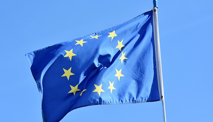Cinq banques se voient infliger une amende de 344 millions d'euros par l'Union européenne